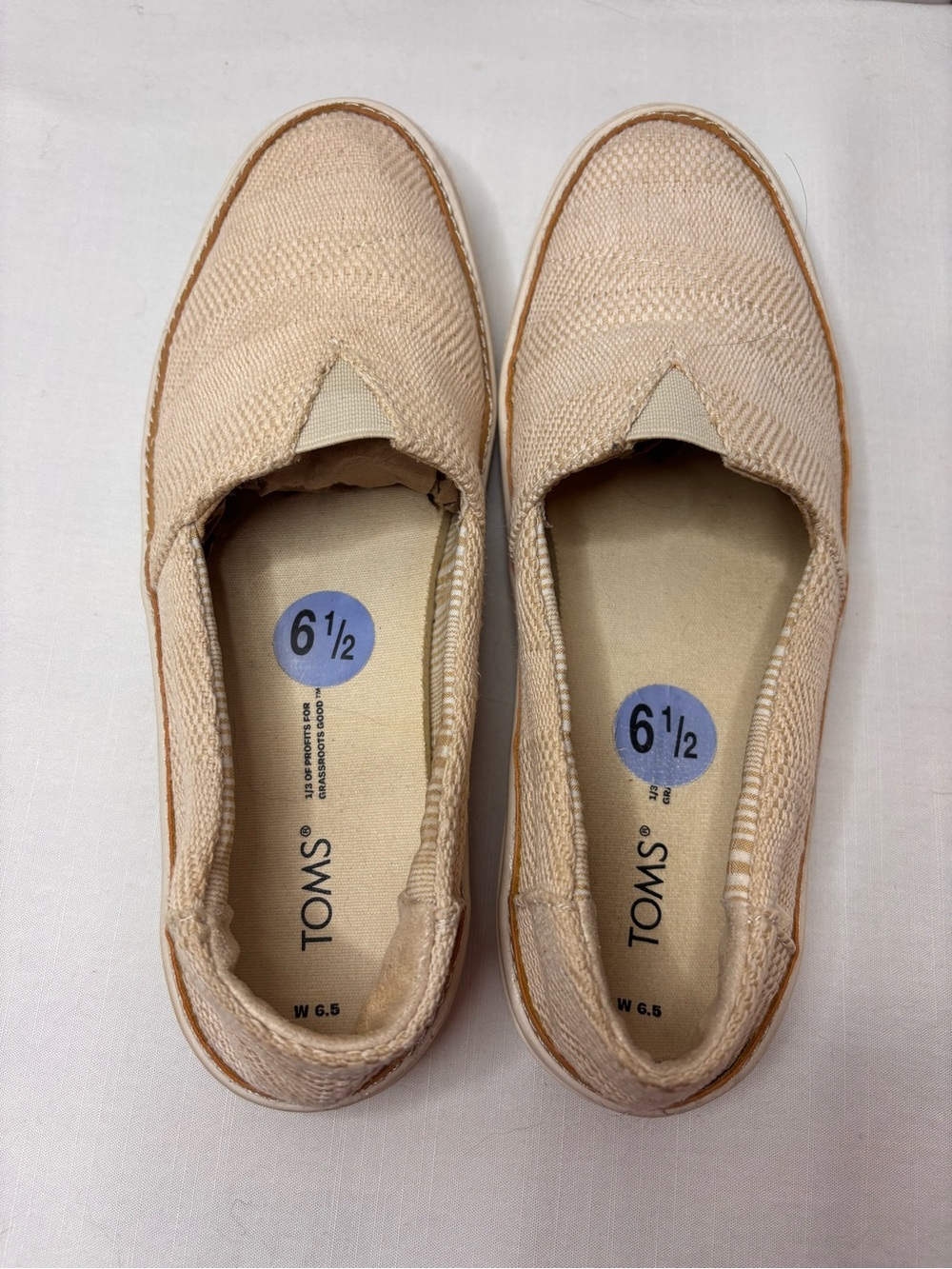 TOMS PARKER TEXTURAL NATURAL SLIP ON SNEAKER /FLATS ( Women’s 6.5 Beige )